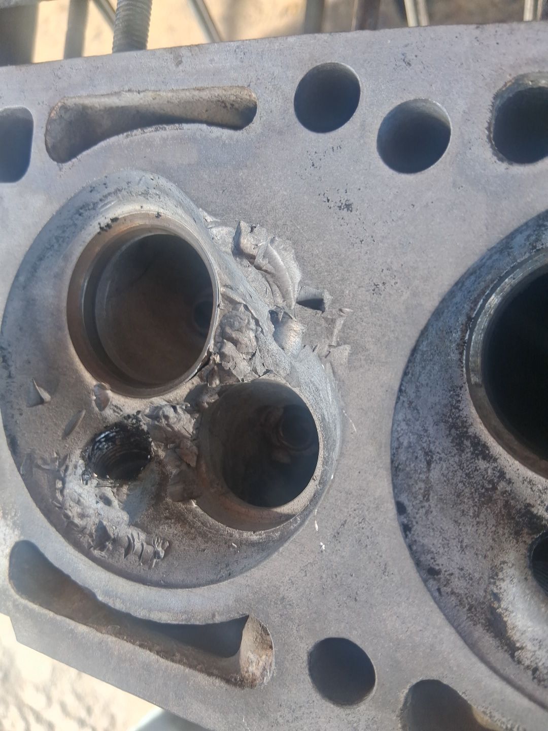 Reparación de cámara para autos en Santa Bárbara, Barinas - cámara Chevrolet GM con cilindro dañado por válvula