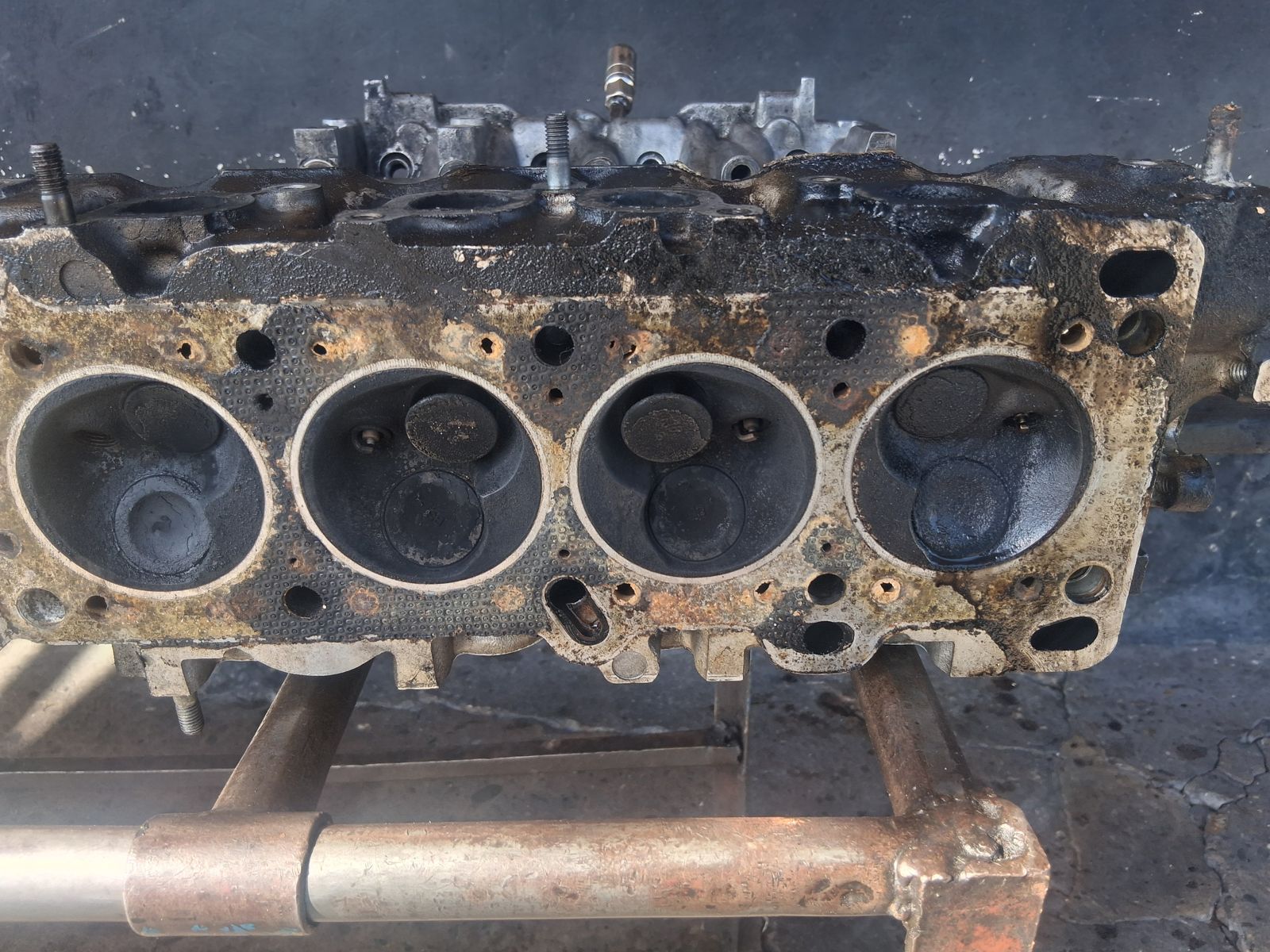 Antes: cámara de motor a gasolina carbonizada lista para diagnóstico - Regasa, reparación de cámaras en Barinas